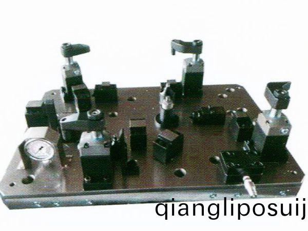 齒輪室罩蓋(gai)液(ye)壓(ya)裌具